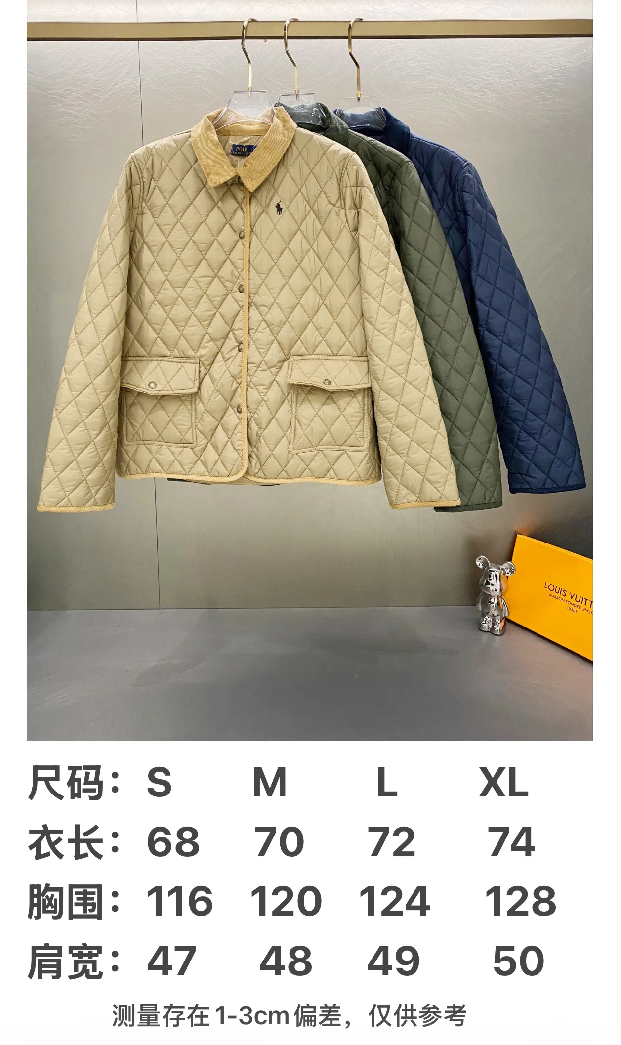P340 Ralpah Lauren/Ralph Lauren diamond plaid lapel veteran cotton jacket, same style for men and women, British retro style, classic diamond Henry lapel thin cotton jacket, simple yet stylish, corduroy trimmed cuffs, collar, straight foldable, two-wear, fashionable, warm and not abrasive to the skin. Flap pockets are more practical and safer. The half-high collar has double-button closure on the front. The fabric has a certain anti-water effect, making it a timeless classic. The delicate embroidery of the pony on the left side of the chest is retro and will never go out of style. Color: navy khaki green Size: S-XL
